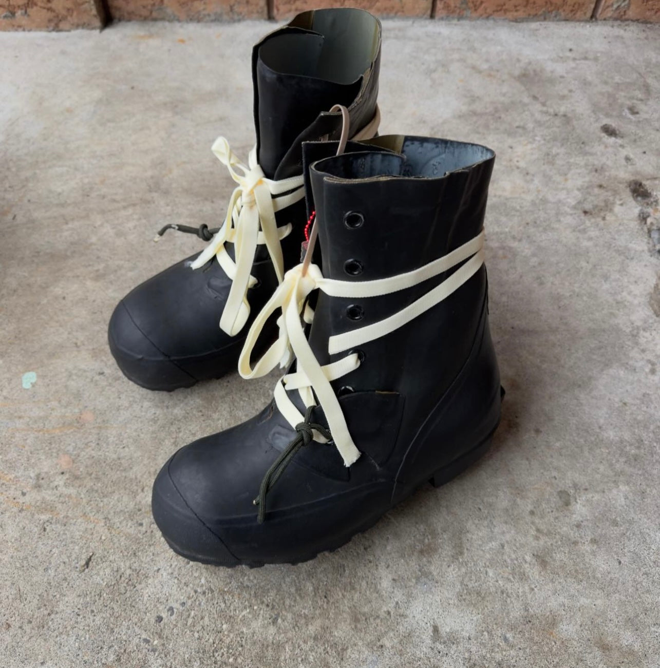 1970s/80s Vintage Rubber Bunny Mickey Boots