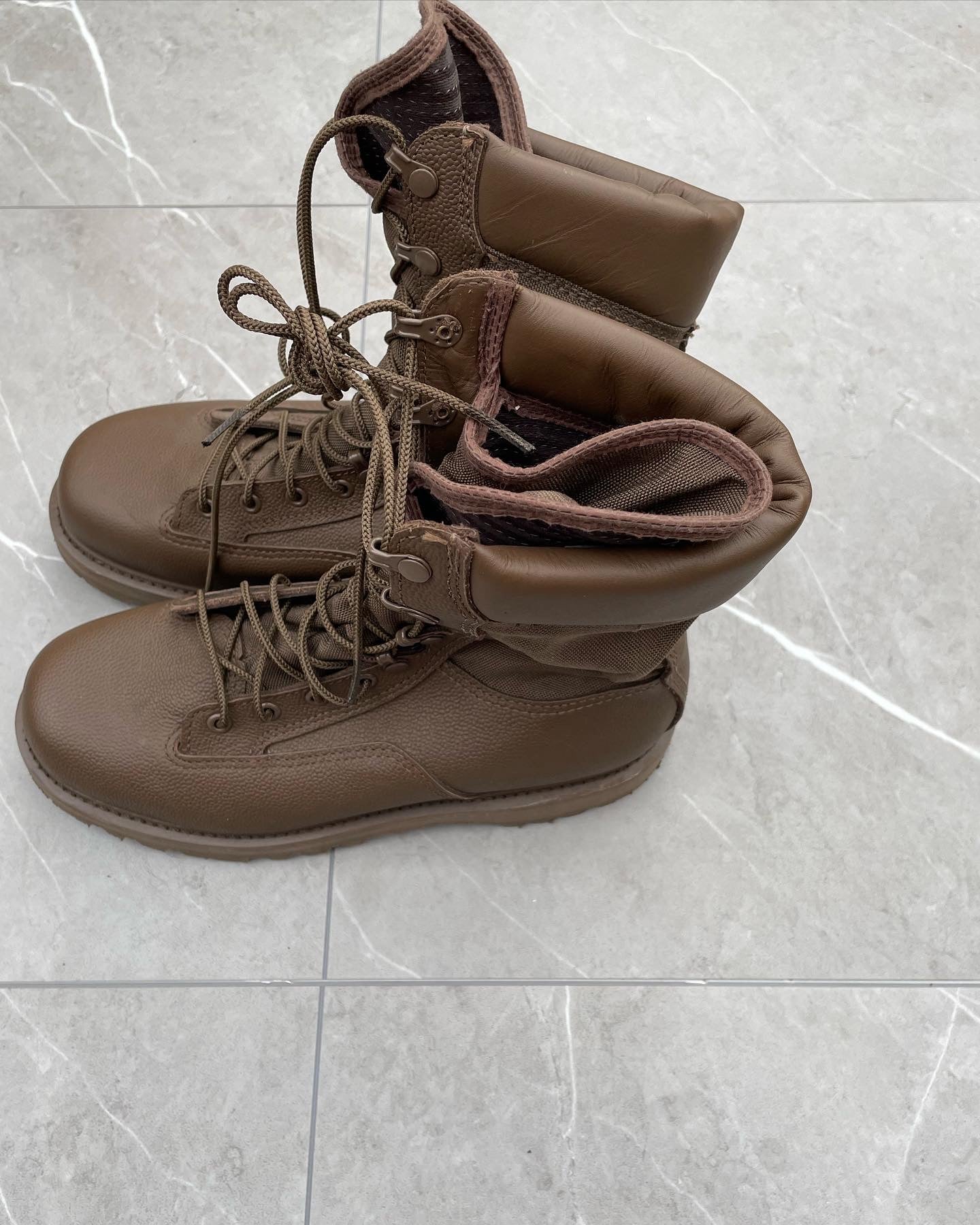 BROWN VINTAGE MILITARY COMBAT BOOTS