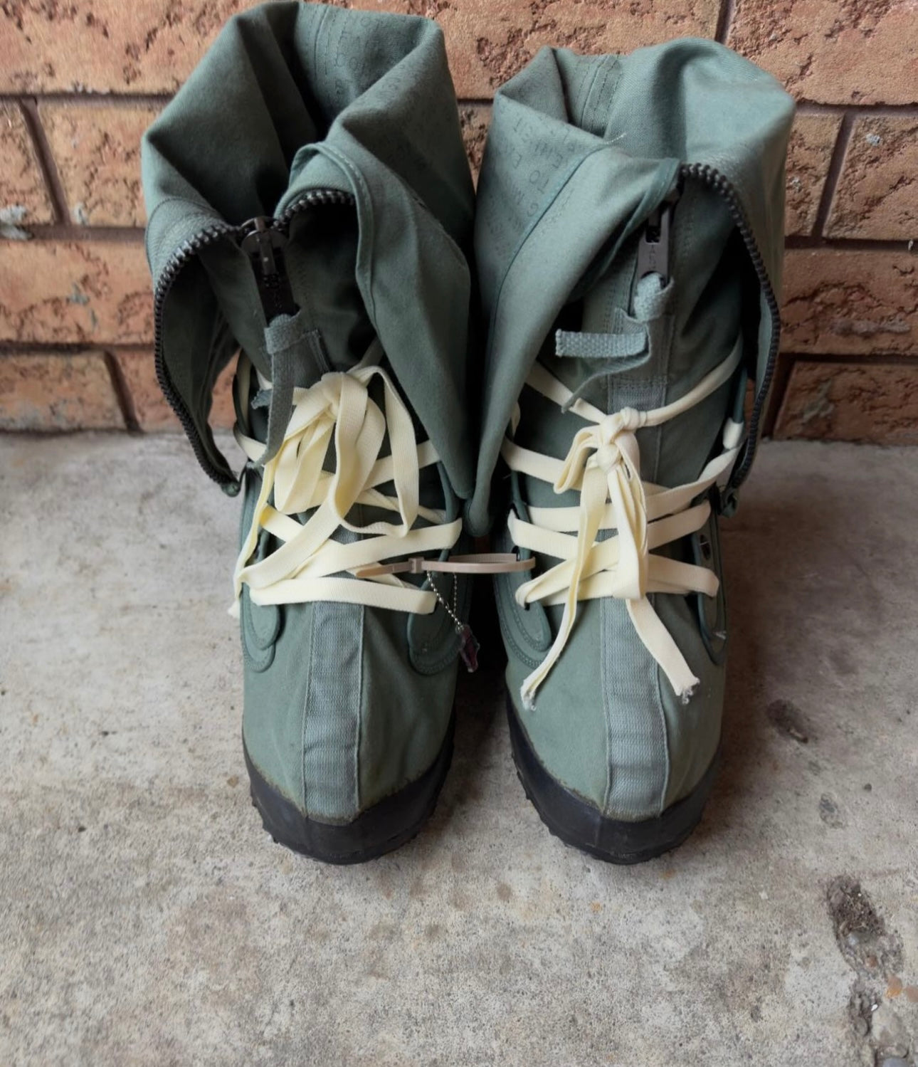 Vintage 1970s Muk Pilot Boots