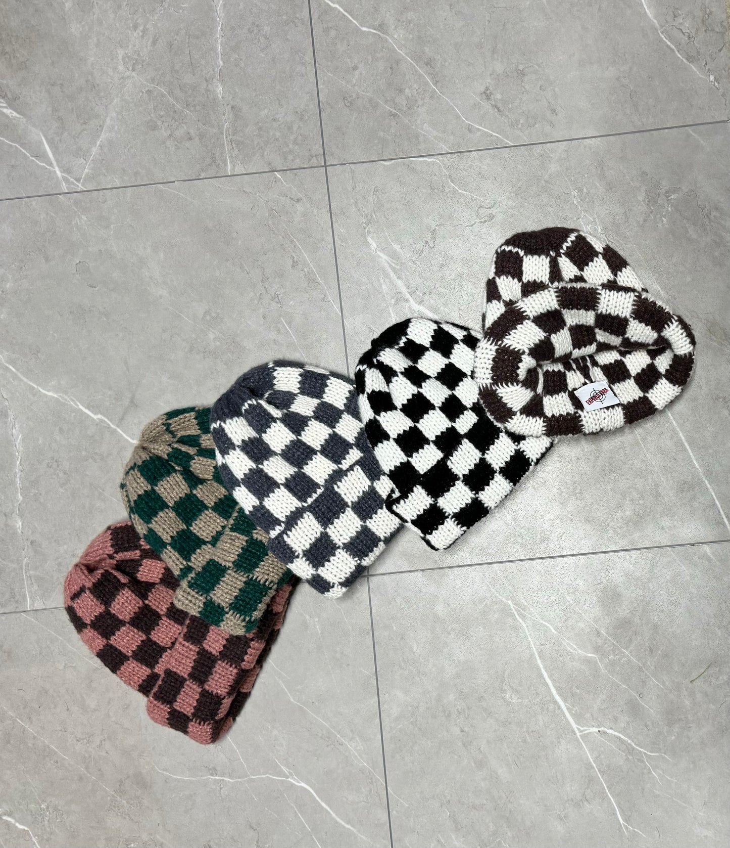 CHECKERED KNIT BEANIE