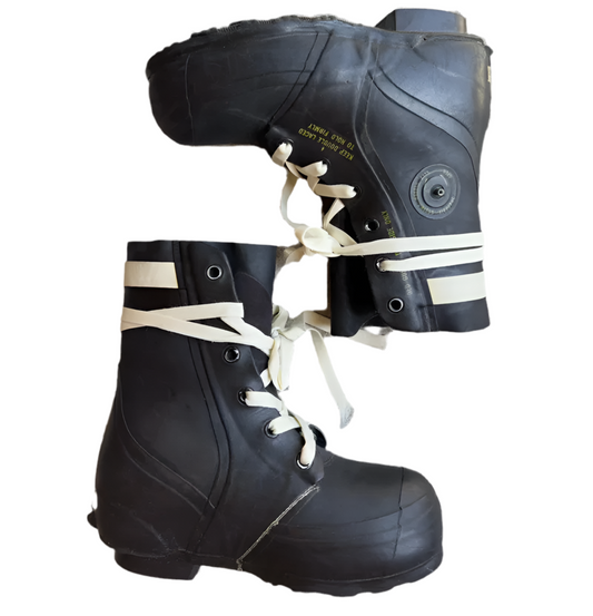 1989 RARE BUNNY/MICKEY BOOT