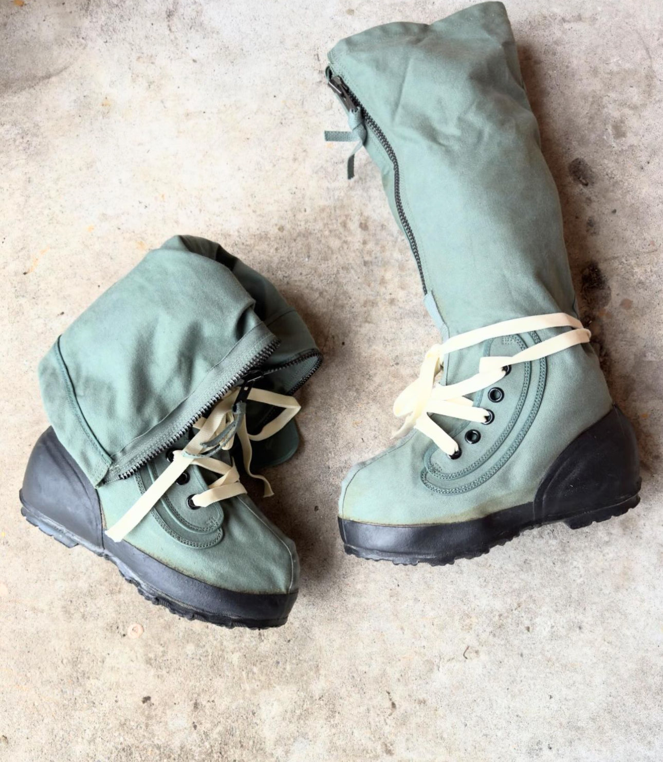 Vintage 1970s Muk Pilot Boots