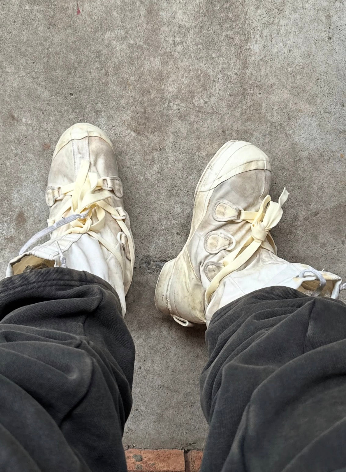 1990’s OFF-WHITE REBIRTH BOOT