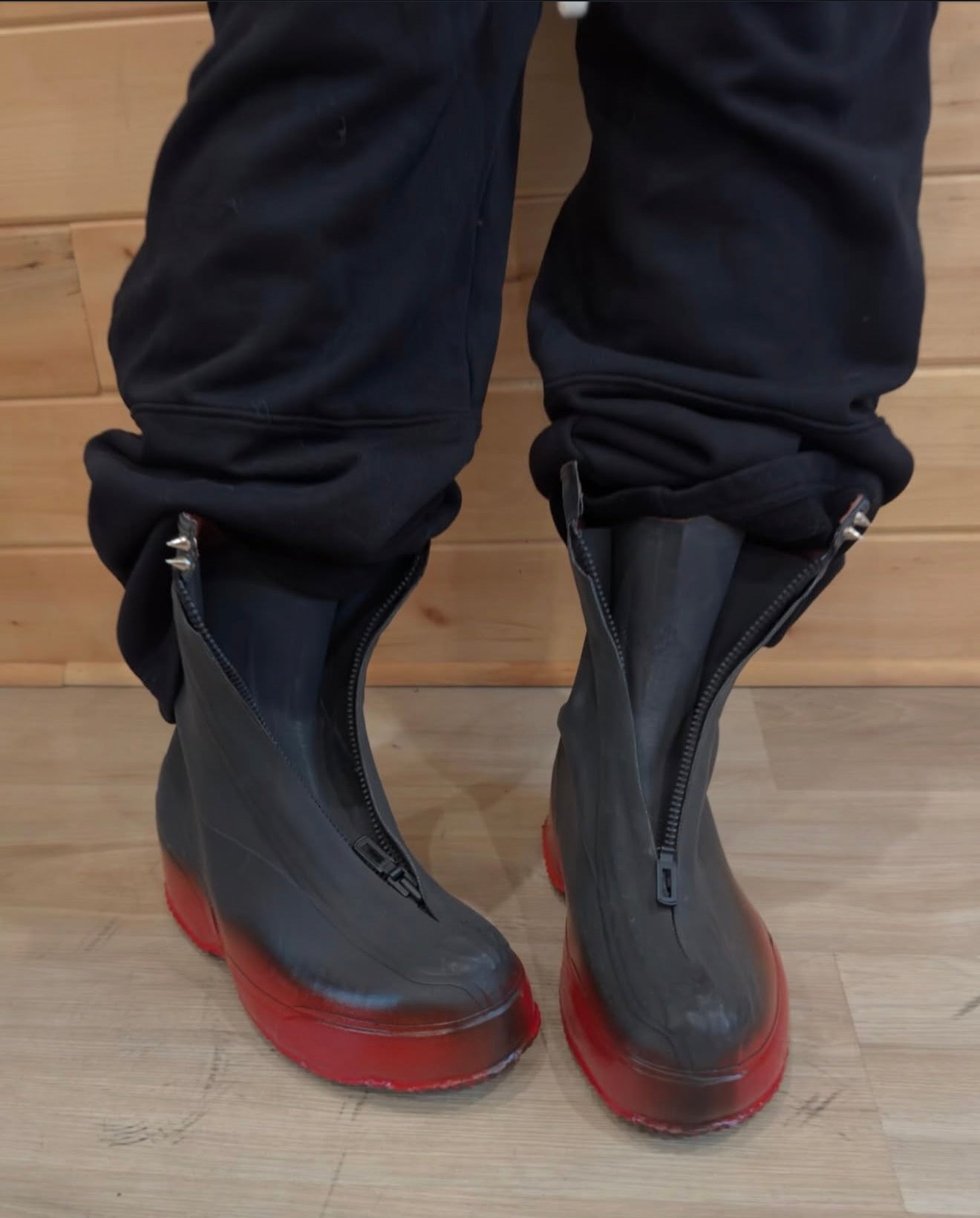 BLOOD RED SPIKED DUNE BOOT