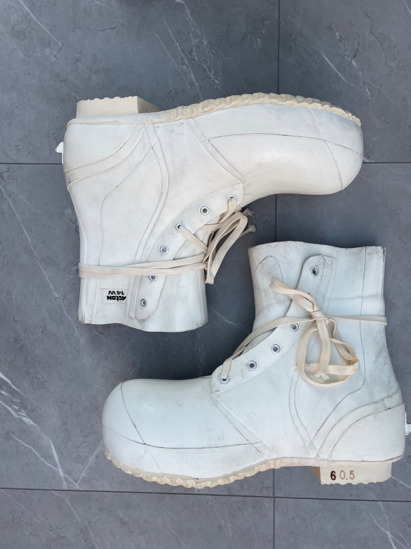 90s White Vintage Mickey Mouse Bunny Combat Boots